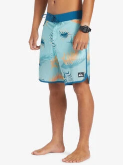 Quiksilver Highline Scallop 19" Boardshorts -Mens Surf Shop eqybs04761 quiksilverw bsg7 frt2