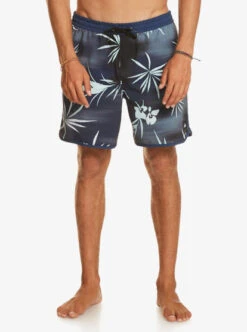 Quiksilver Surfsilk Scallop Volley 17" Volleys 9 Quiksilver Surfsilk Scallop Volley 17" Volleys -Mens Surf Shop eqyjv04051 quiksilverw bym8 frt1